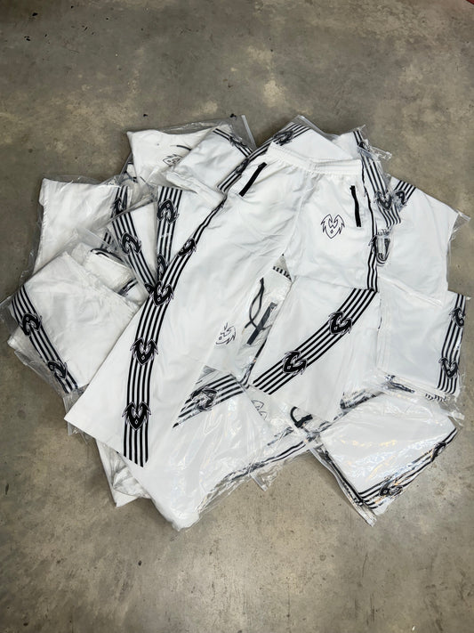 VG FLARED PANTS (WHITE)